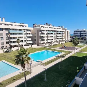 Excellent Location- Beach, Pool, Telework, 2 Bikes, Parking & Wifi Gratis At 