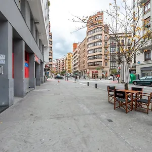 Renovado Piso De Diseño En Barrio Selecto By Sah , Bilbao España